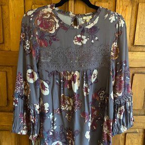 Eyeshadow 3/4 Sleeve Blouse with Lace Detailing